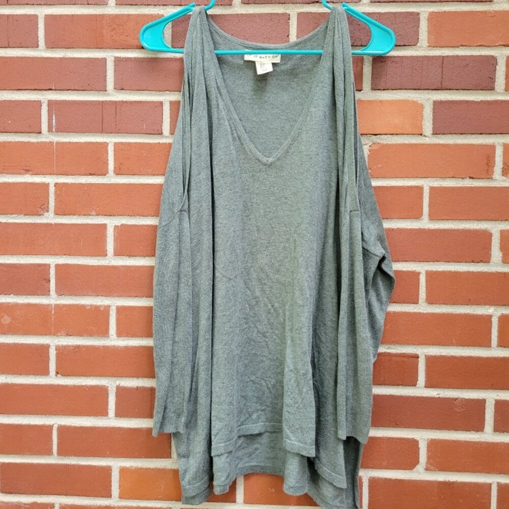 If It Were Me - Gray Knit Cold-Shoulder Top - Size S